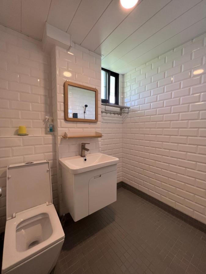 Back To Real Hostel T'ai-tung エクステリア 写真