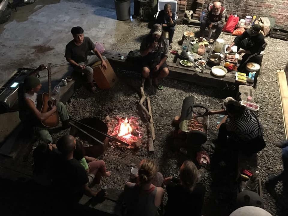 Back To Real Hostel T'ai-tung エクステリア 写真